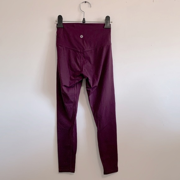 BNWOT lululemon Wunder Under Crop (Hi-Rise) *Full-On Luxtreme size 4 - Picture 3 of 3